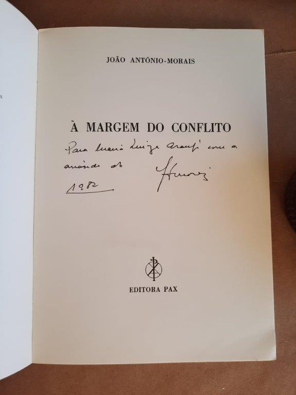 Á margem do conflito - Image 2