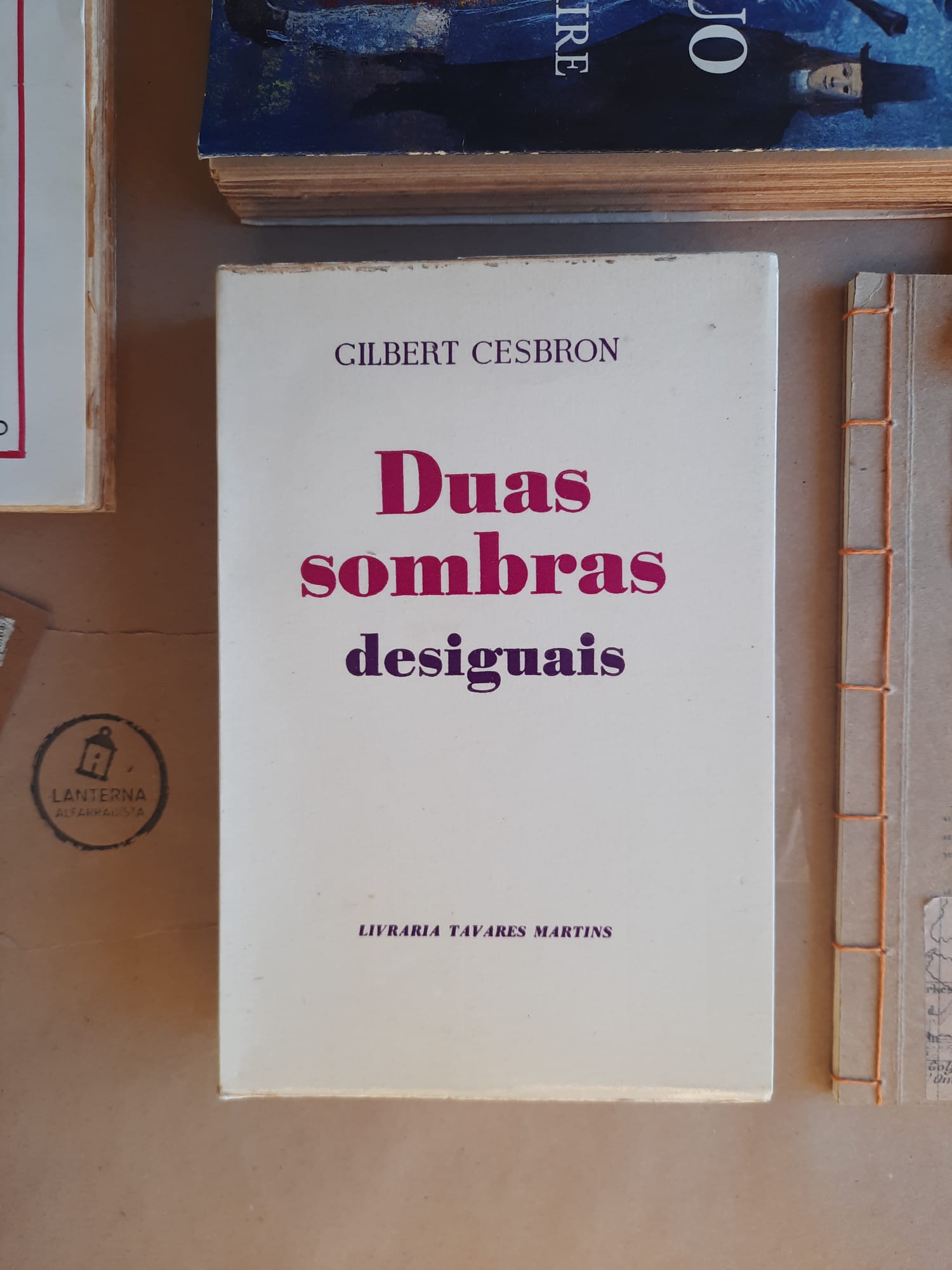 Duas sombras desiguais