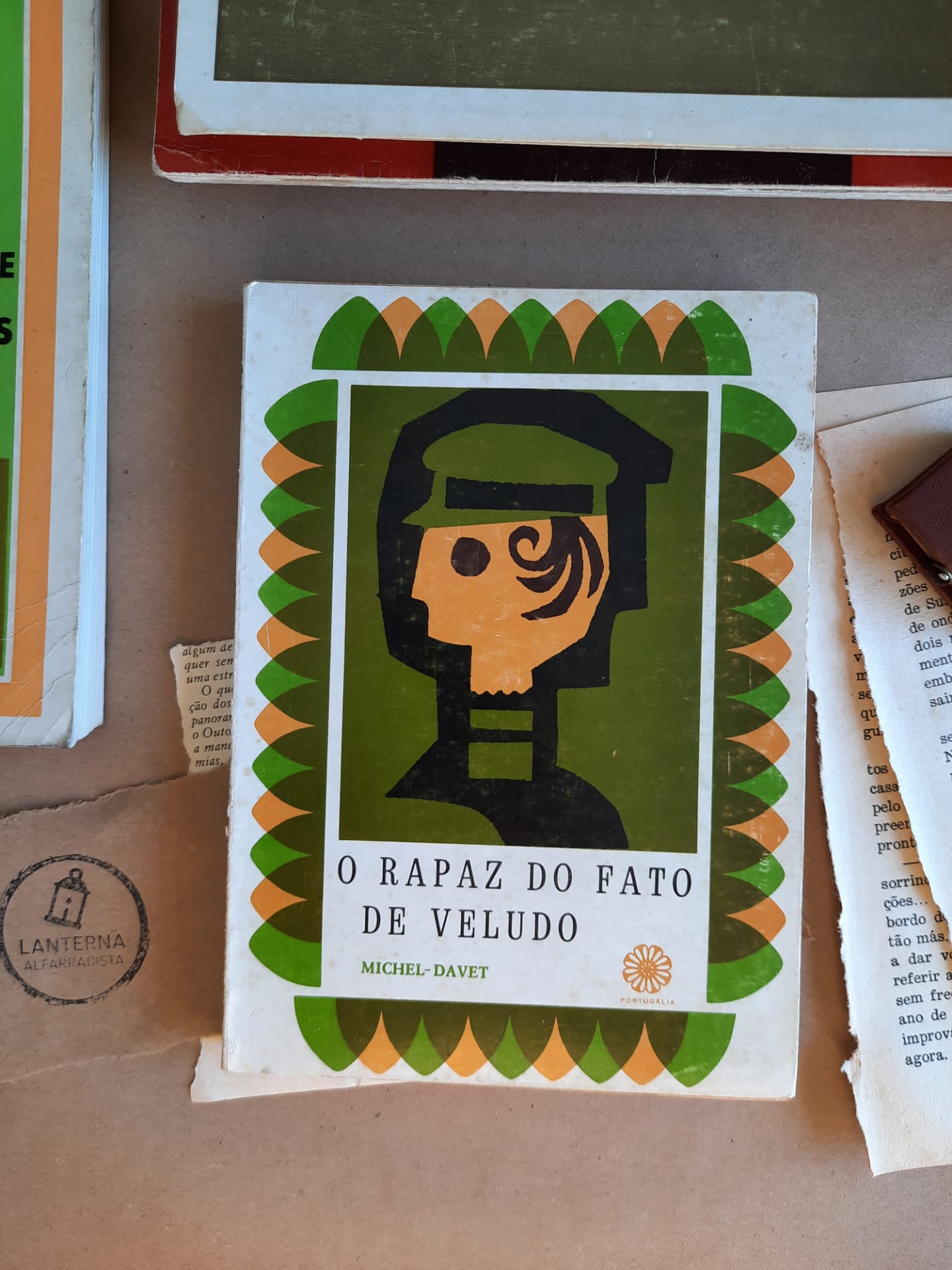 O Rapaz do Fato de Veludo