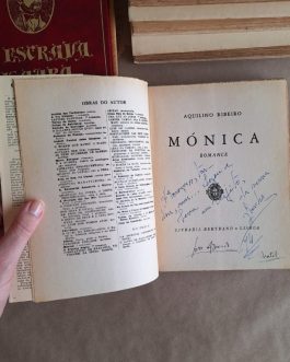 Mónica