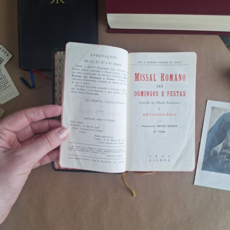 Missal Romano dos Domingos e Festas e Devocionário