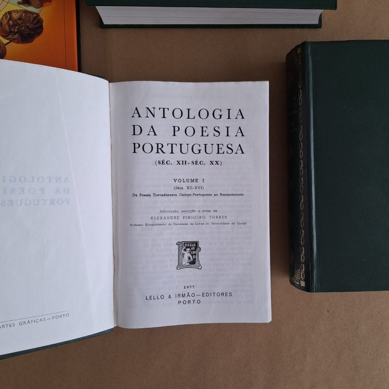 Antologia da Poesia Portuguesa - séc. XII - séc. XX), 2 volumes