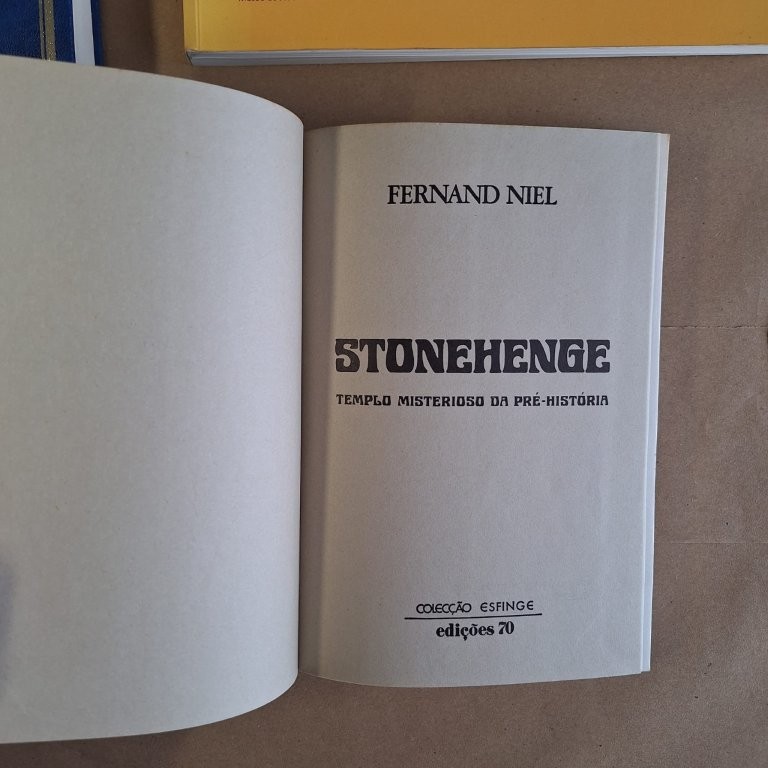 Conjunto com 5 volumes da Colecção Esfinge